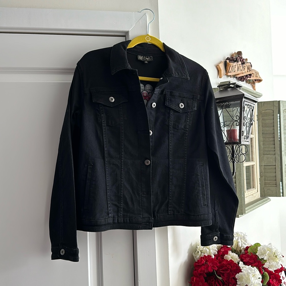 DG2 Black Embroidered Denim Jacket size Medium